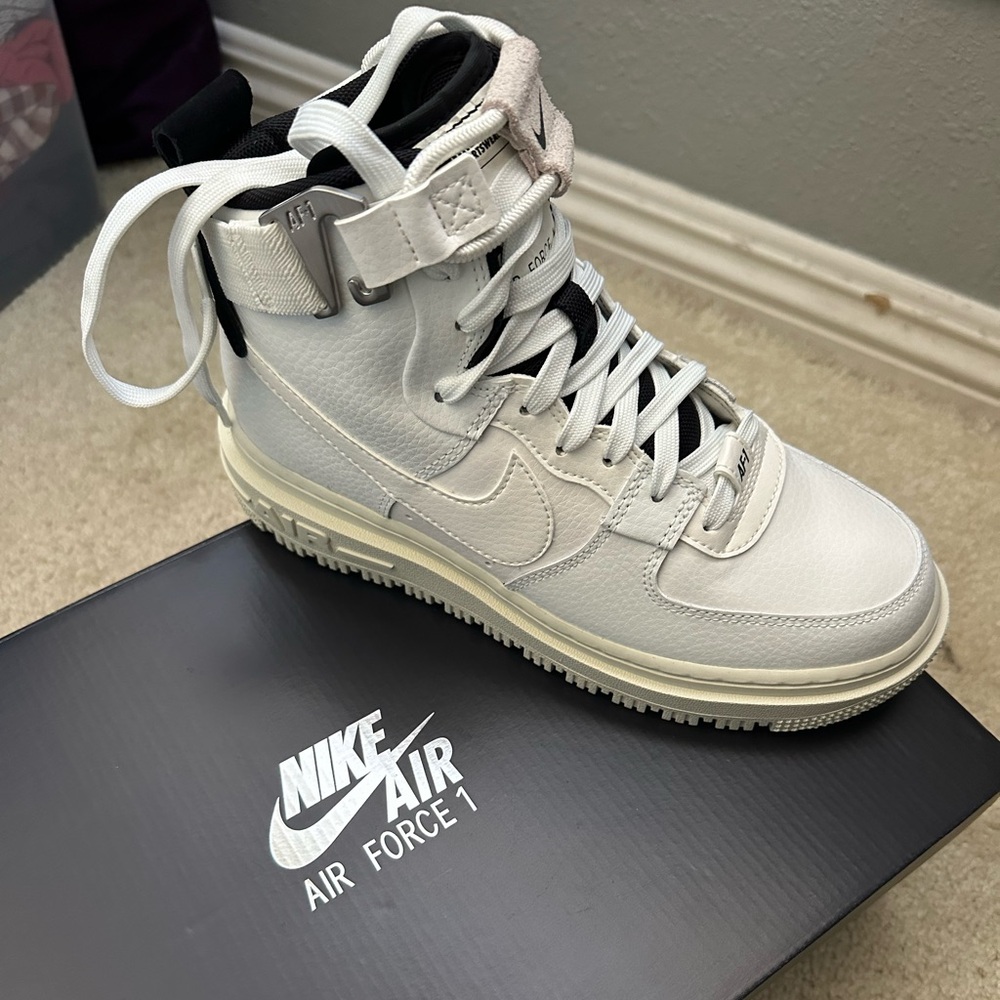 *Nike Air Force 1 Hi UT 2.0. White with black trimming